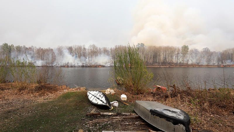 В МЧС сообщили о ликвидации крупных пожаров в трех регионах Урала