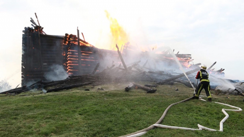 Археолога подключили к восстановлению сгоревшей Успенской церкви в Карелии