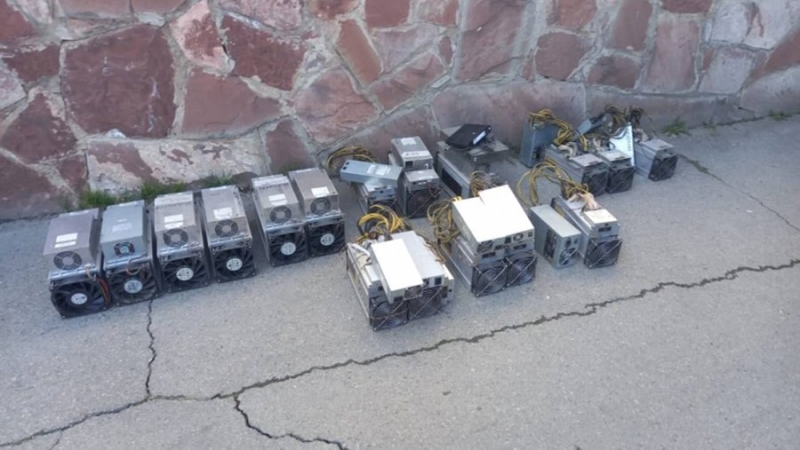 Нелегальную криптоферму нашли в трансформаторной будке в Иркутске