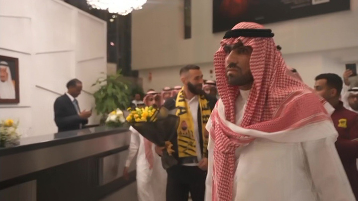 Футболисты учат арабский: Саудовская Аравия собирает всех звезд мира
