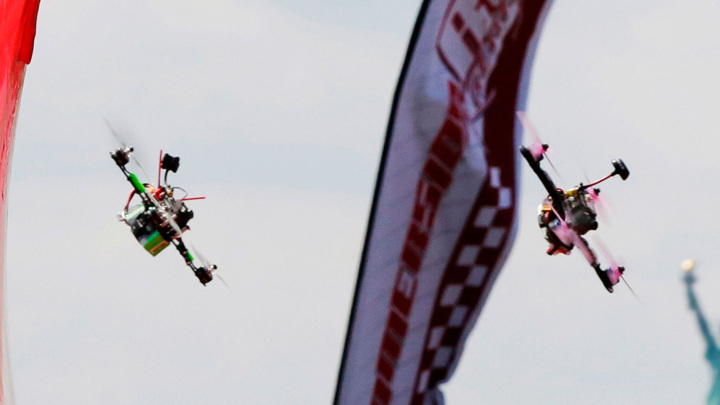 Лазерный бой и гонки дронов признаны видами спорта в России