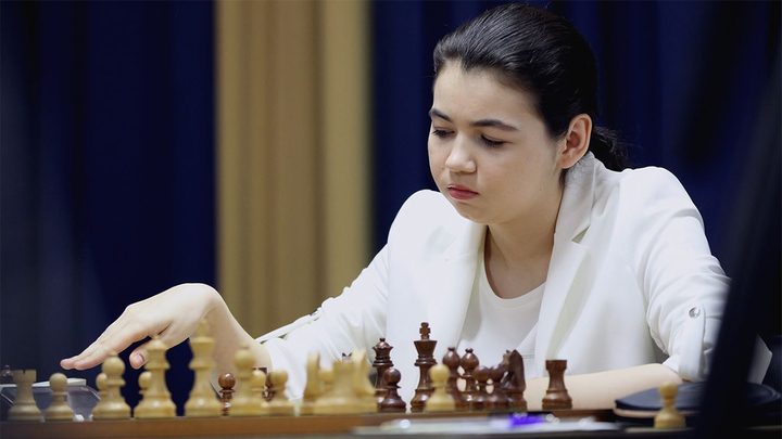 Горячкина и Шувалова вышли в 1/4 финала Кубка мира по шахматам