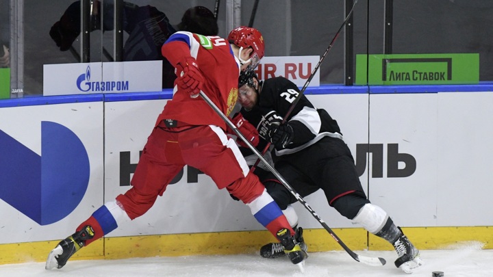 В Санкт-Петербурге стартовал хоккейный турнир сборных