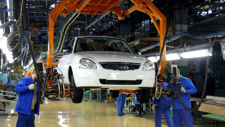 "АвтоВАЗ" с начала года увеличил производство Lada на 66%