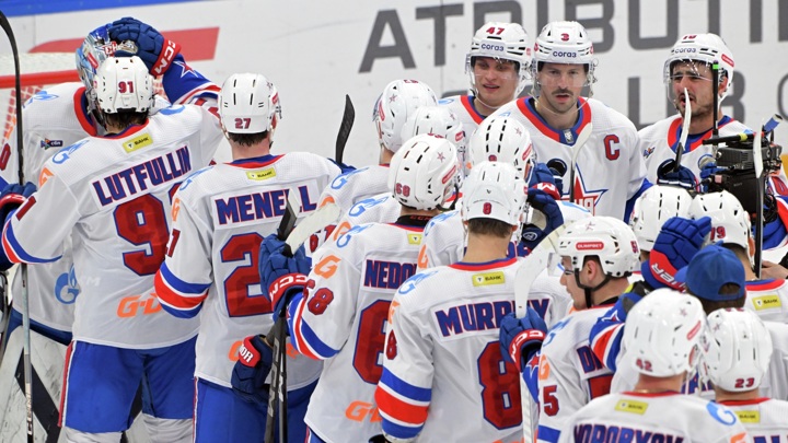 "Динамо" прервало победную серию и проиграло СКА в матче чемпионата КХЛ - Новости на Вести.ru