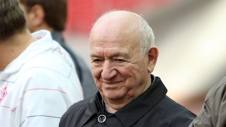 ТАСС: Путин прислал венок на прощание с Никитой Симоняном - Новости на Вести.ru